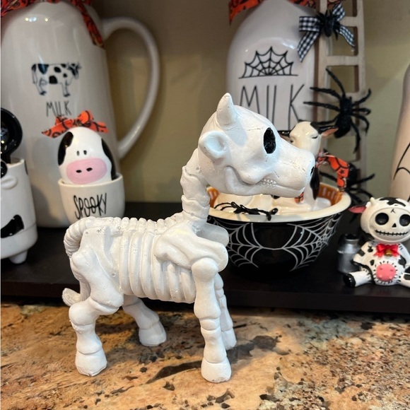 Halloween Skeleton Cow - Picture 5 of 6